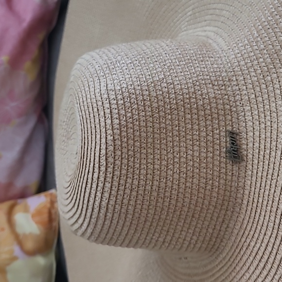 Shady Wide Brim Straw Hat - Picture 3 of 5